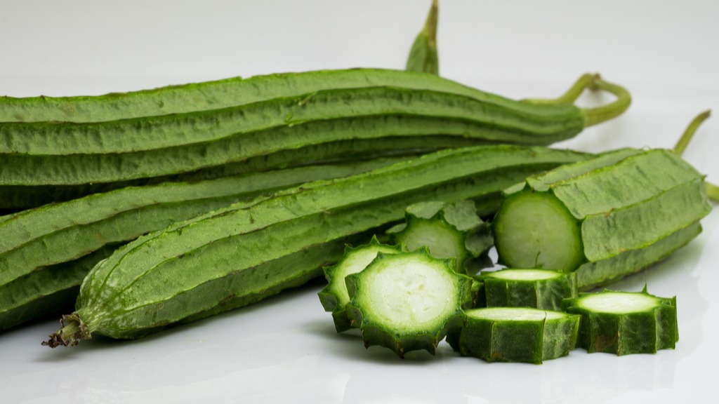 तुरई के फायदे,  तुरई हेल्थ बेनिफिट्स,  तुरई खाने के नुकसान,  तुरई में पोषक तत्व,  तुरई और वेटलॉस,  तुरई किसे नहीं खाना चाहिए