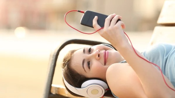 संगीत,  मानसिक स्वास्थ्य,  तनावमुक्त दिमाग,  स्वस्थ दिल,  डॉ. सतीश,  मूड सुधार,  रक्तचाप नियंत्रण,  नींद की गुणवत्ता,  सकारात्मक ऊर्जा,  बच्चों और बुजुर्गों के लिए संगीत