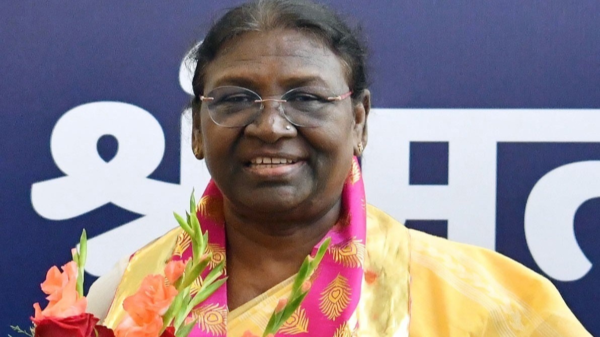 राष्ट्रपति द्रौपदी मुर्मू,  CM सिद्धारमैया,  कन्नड़ भाषा,  भाजपा,  कांग्रेस,  भाषाई विविधता,  सांस्कृतिक सम्मान,  राजनीति,  मीडिया चर्चा