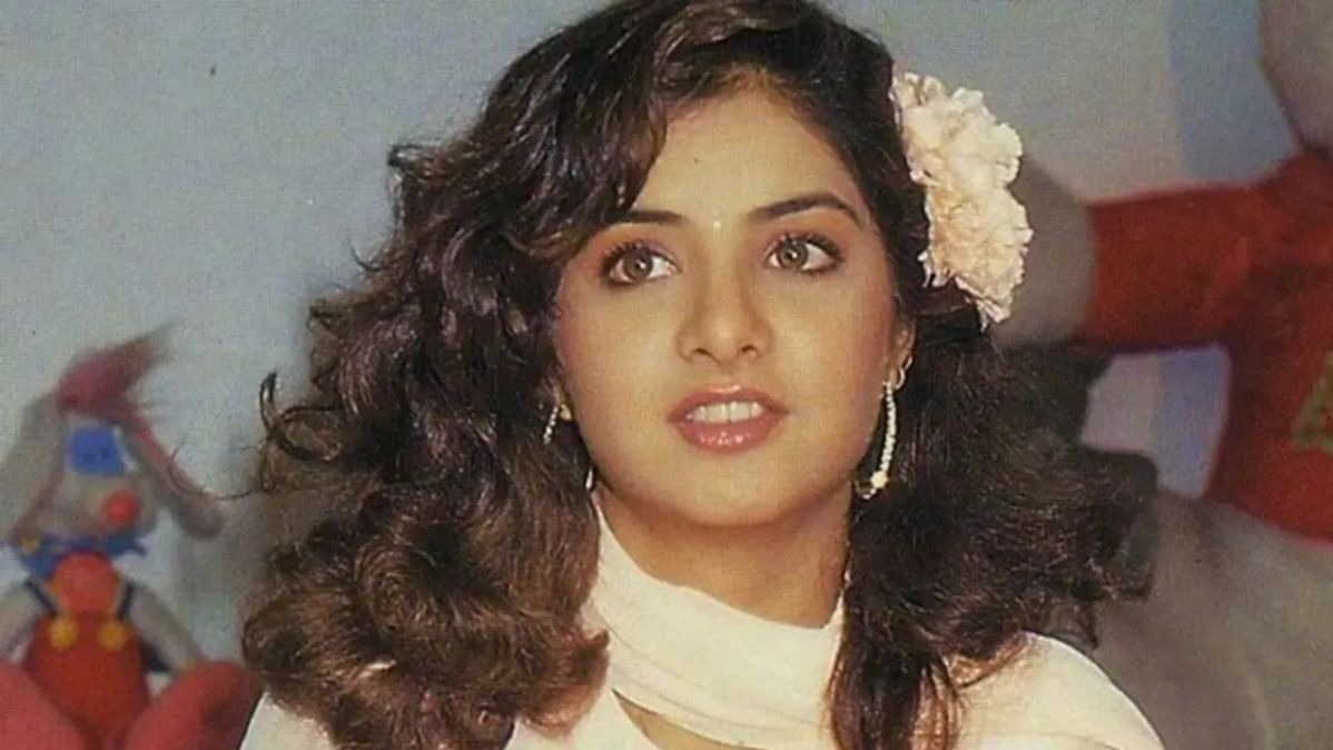 दिव्या भारती,  पुनर्जन्म,  भविष्यवाणी,  कायनात अरोड़ा,  अभिनेत्री,  बॉलीवुड,  मृत्यु,  पंडित,  मां,  रहस्य