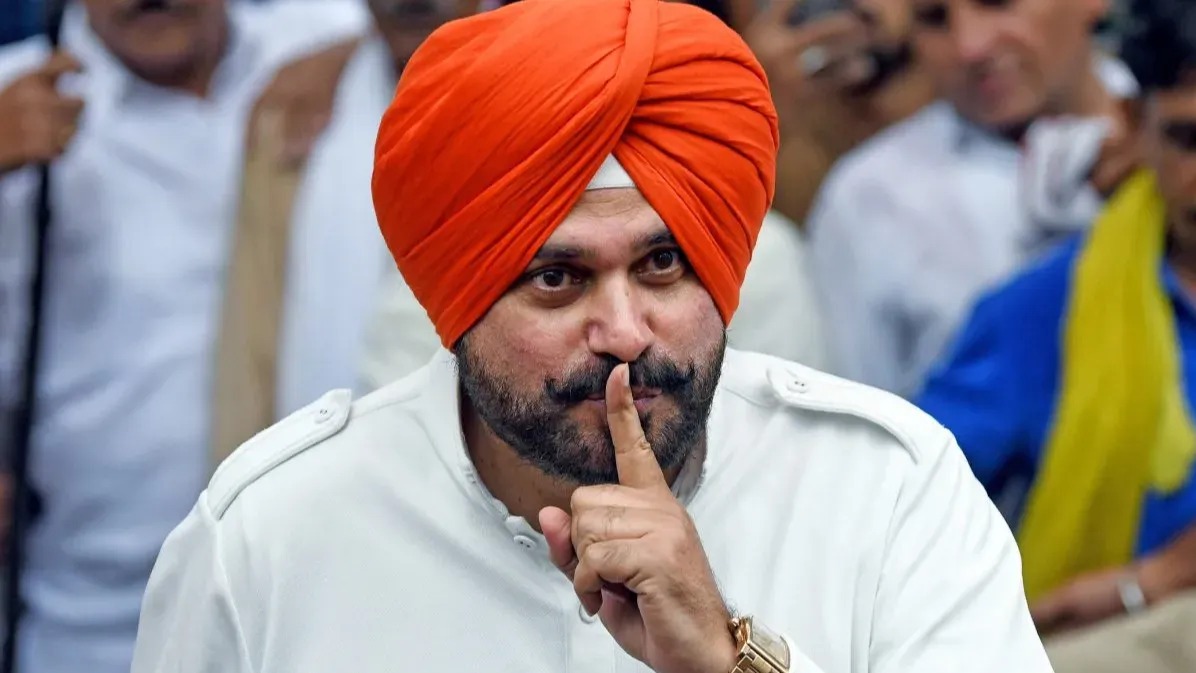 नवजोत सिंह सिद्धू,  इंडियाज गॉट टैलेंट,  जज,  मलाइका अरोड़ा,  शान,  इमोशन,  टैलेंट,  आत्मा का संगम,  रियलिटी शो,  युवा