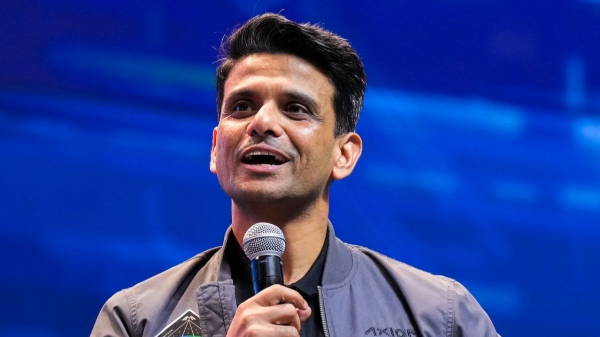 शुभांशु शुक्ला,  बेंगलुरु ट्रैफिक, शुभांशु शुक्ला की टिप्पणी के अनुसार बेंगलुरु को विश्व स्तरीय शहर बनने के लिए अपनी परिवहन समस्याएँ कैसे हल करनी चाहिए,  बेंगलुरु के ट्रैफिक संकट और शहरी योजनाकारों के लिए चेतावनी,  बेंगलुरु में सार्वजनिक परिवहन और सड़क अवसंरचना में सुधार के लिए रणनीतियाँ, शहरी योजना,  परिवहन चुनौतियाँ, शुभांशु शुक्ला की टिप्पणी शहरी योजनाकारों के लिए चेतावनी