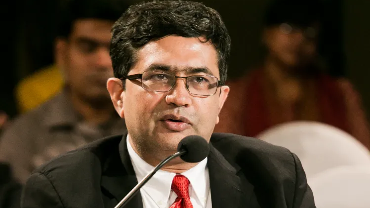 आशीषकुमार चौहान,  एन एस ई,  ग्लोबल लीडरशिप अवार्ड,  वन वर्ल्ड वन फैमिली, आशीषकुमार चौहान को वन वर्ल्ड वन फैमिली ग्लोबल लीडरशिप अवार्ड मिलने का कारण,  एनएसई एमडी और सीईओ को ग्लोबल लीडरशिप अवार्ड क्यों मिला,  आशीषकुमार चौहान के योगदान और उपलब्धियां,  भारतीय वित्तीय बाजार में आशीषकुमार चौहान की भूमिका,  नेशनल स्टॉक एक्सचेंज के विकास में आशीषकुमार चौहान का योगदान, वन वर्ल्ड वन फैमिली अवॉर्ड का महत्व