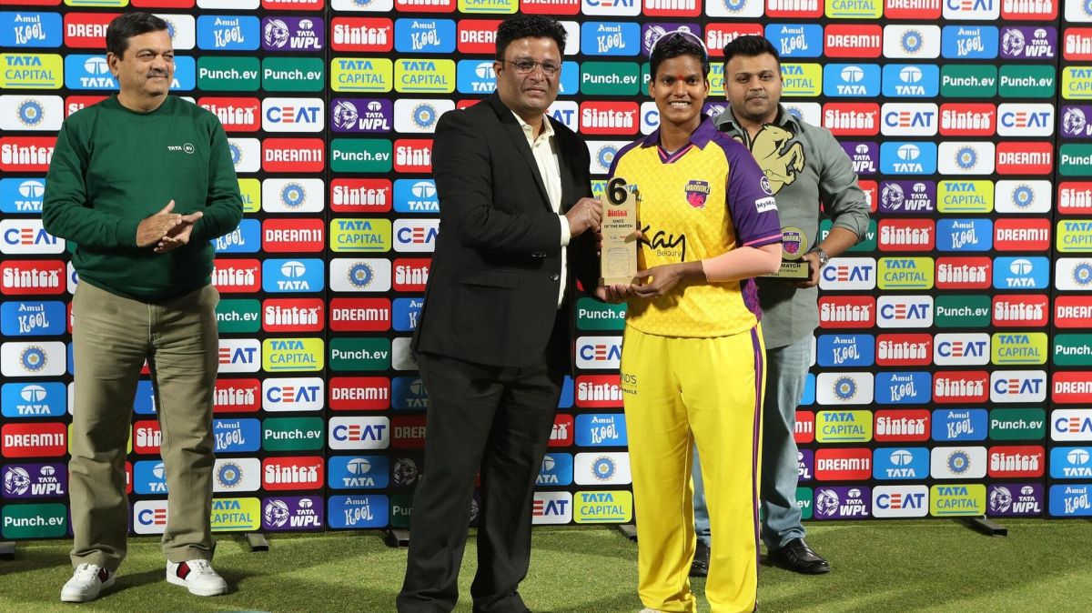 डब्ल्यूपीएल २०२६ नीलामी,  दीप्ति शर्मा,  यूपी वॉरियर्ज़, WPL 2026 मेगा नीलामी में दीप्ति शर्मा की कीमत,  दीप्ति शर्मा बनी सबसे महंगी खिलाड़ी,  यूपी वॉरियर्स ने आरटीएम कार्ड का उपयोग क्यों किया,  महिला प्रीमियर लीग 2026 की पूरी नीलामी लिस्ट,  भारतीय ऑलराउंडर दीप्ति शर्मा की नीलामी कीमत,  WPL 2026 नीलामी में सबसे महंगी खरीद, डब्ल्यूपीएल नीलामी