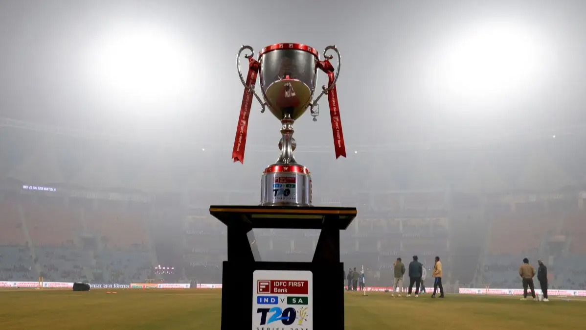 BCCI बयान,  SA बनाम भारत T20I,  चौथा T20I रद्द,  कोहरा मैच रद्द,  टिकट रिफंड विवाद,  क्रिकेट समाचार हिंदी,  BCCI रिफंड नीति,  IND vs SA T20 सीरीज,  फैंस प्रतिक्रिया