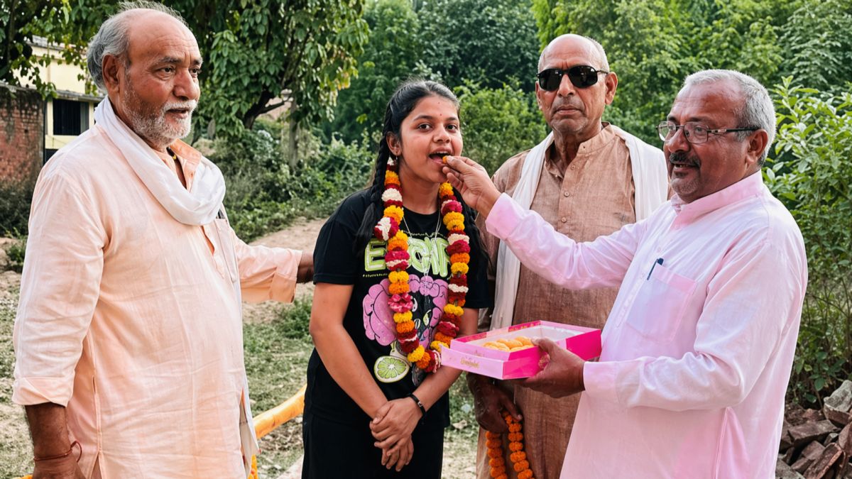 यूपी बोर्ड हाईस्कूल टॉपर स्टोरी,  मानसी चित्रकूट सफलता कहानी,  सेल्फ स्टडी से टॉप कैसे करें,  यूपी बोर्ड टॉपर इंटरव्यू,  बिना कोचिंग सफलता कैसे पाएं,  हाईस्कूल परीक्षा तैयारी टिप्स,  यूपी बोर्ड परीक्षा रणनीति,  टॉपर बनने के तरीके हिंदी,  सेल्फ स्टडी टाइम टेबल हिंदी,  यूपी बोर्ड रिजल्ट टॉपर कहानी