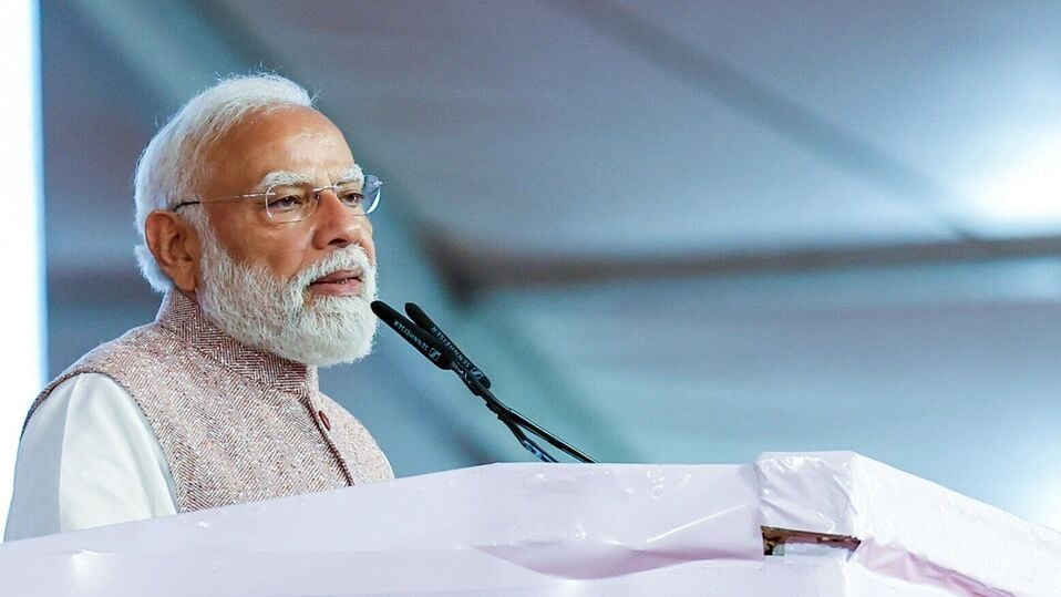 स्कूल छुट्टियां 2026 अपडेट,  पीएम मोदी वर्चुअल क्लासेस बयान,  ईंधन संकट और स्कूल बंद खबर,  ऑनलाइन क्लासेस भारत समाचार,  fuel crisis school holidays hindi,  parents reaction virtual classes news,  भारत शिक्षा समाचार हिंदी,  स्कूलों में ऑनलाइन पढ़ाई अपडेट,  छात्रों की छुट्टियां लेटेस्ट न्यूज